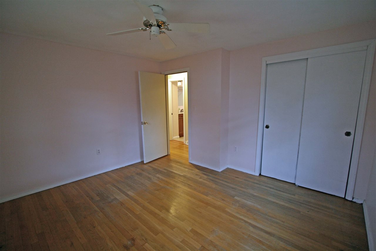 8 Norwich Road Nashua, NH 03062 - Photo 8 of 25