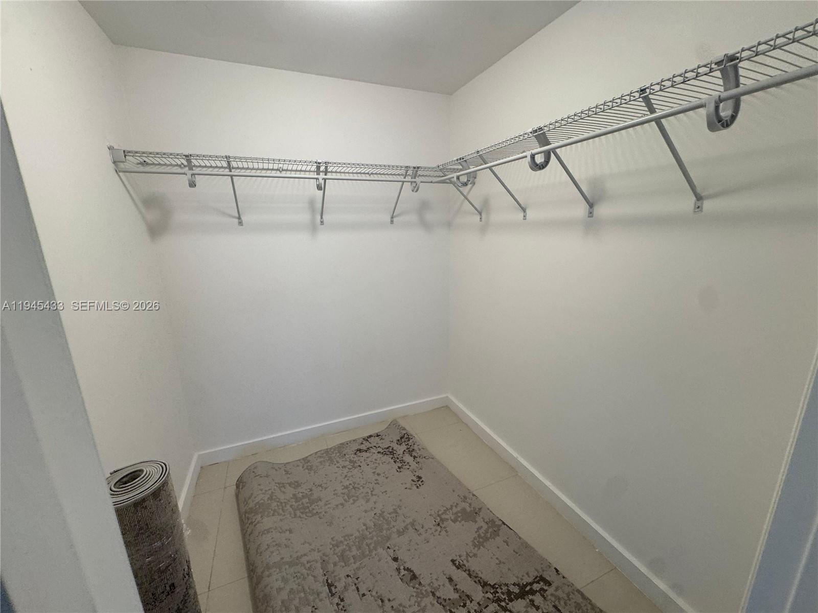475 Brickell Avenue, Unit 4512 Miami, FL 33131 - Photo 18 of 32 a view of a small room