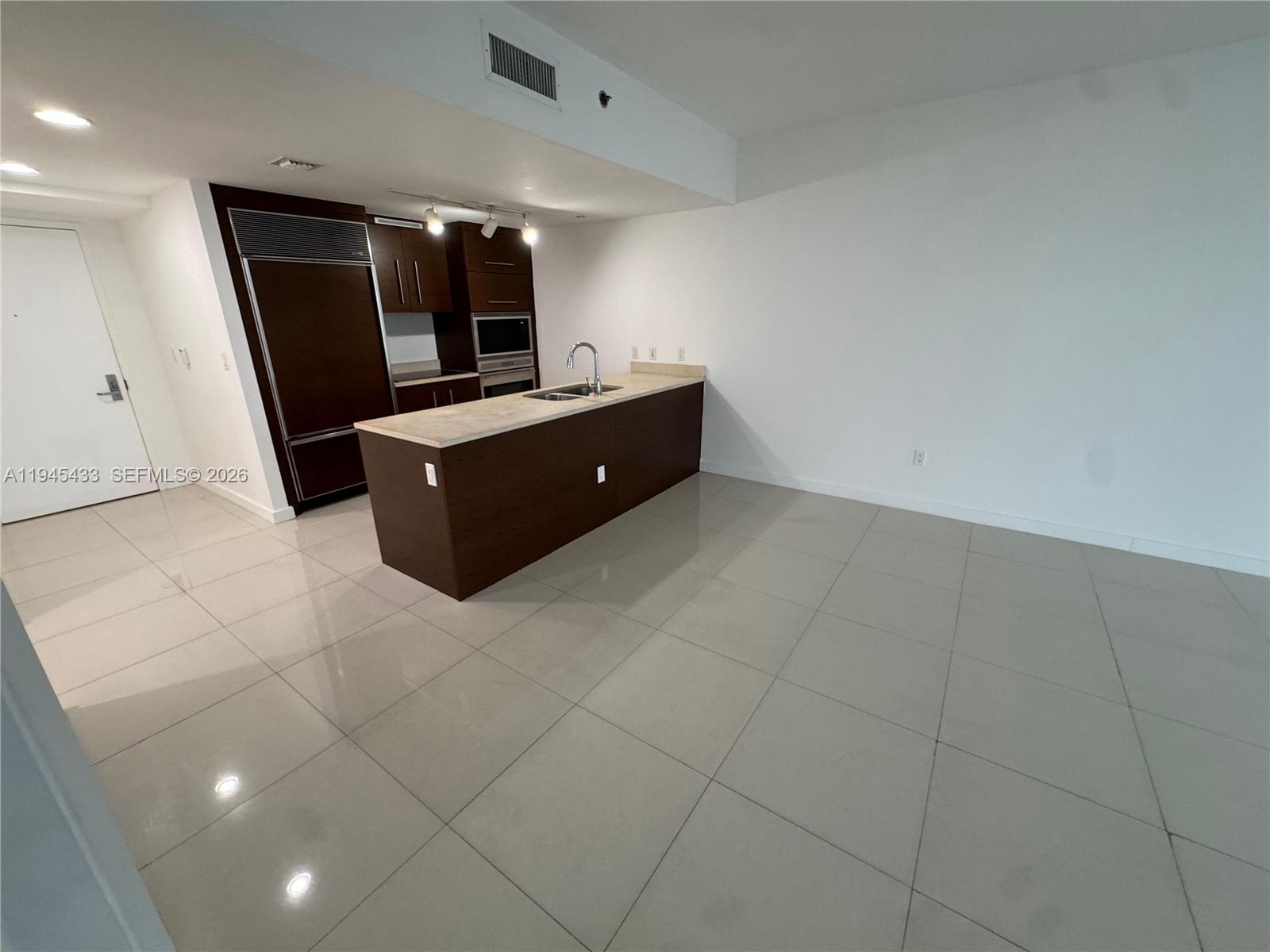 475 Brickell Avenue, Unit 4512 Miami, FL 33131 - Photo 21 of 32