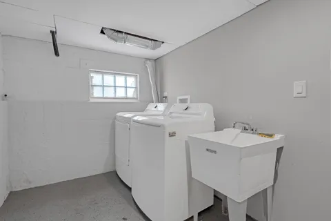 $359,900 | 343 Frederick Avenue, Bellwood, IL 60104