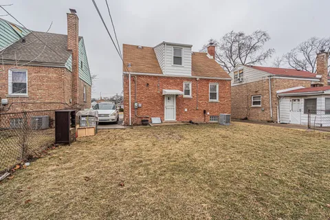 $359,900 | 343 Frederick Avenue, Bellwood, IL 60104