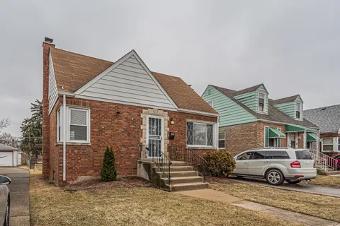 $359,900 | 343 Frederick Avenue, Bellwood, IL 60104