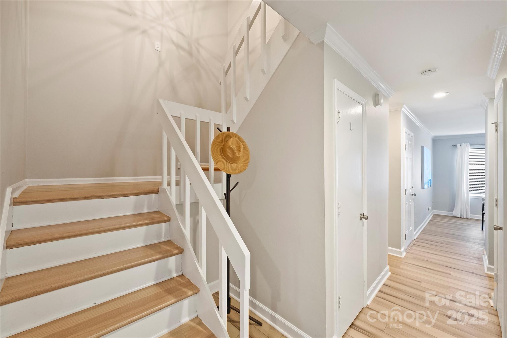 430 Queens Road, Unit 712 Charlotte, NC 28204 - Photo 22 of 43 a view of entryway