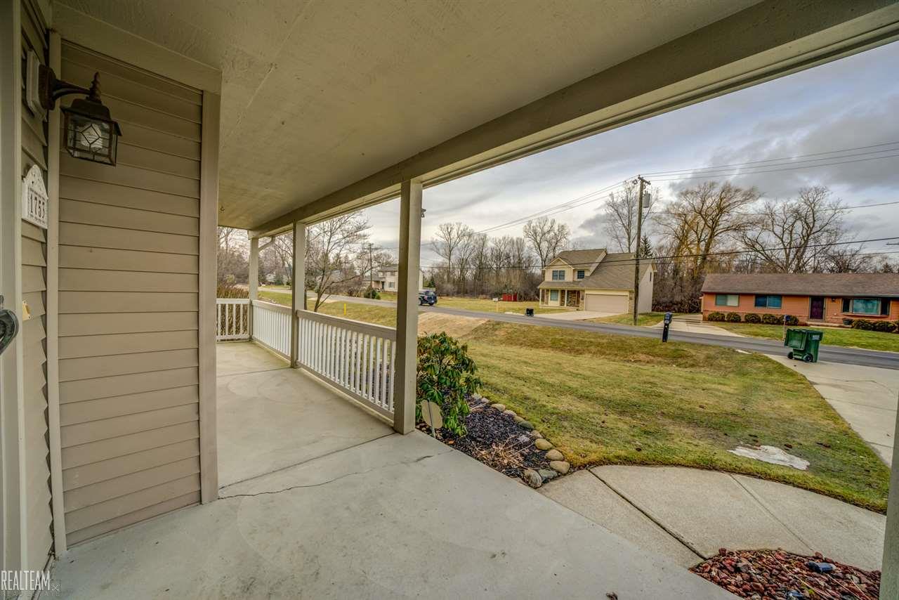 1753 Ruby Avenue Rochester Hills, MI 48309 - Photo 2 of 33