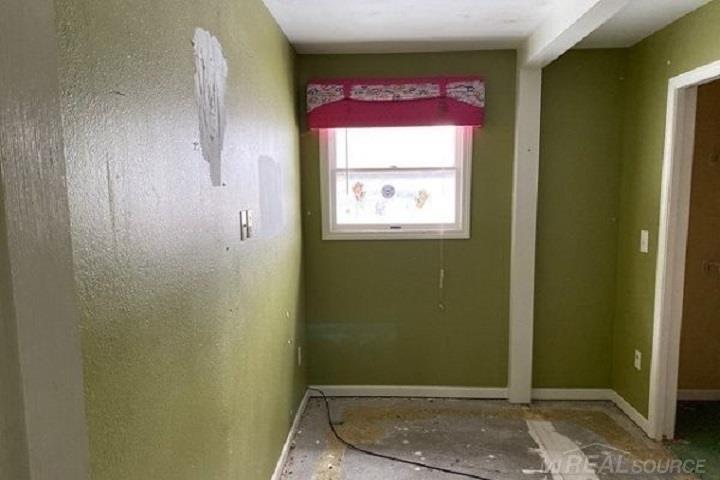 2815 West Burt Road Montrose, MI 48457 - Photo 17 of 20 50003758-16.JPG