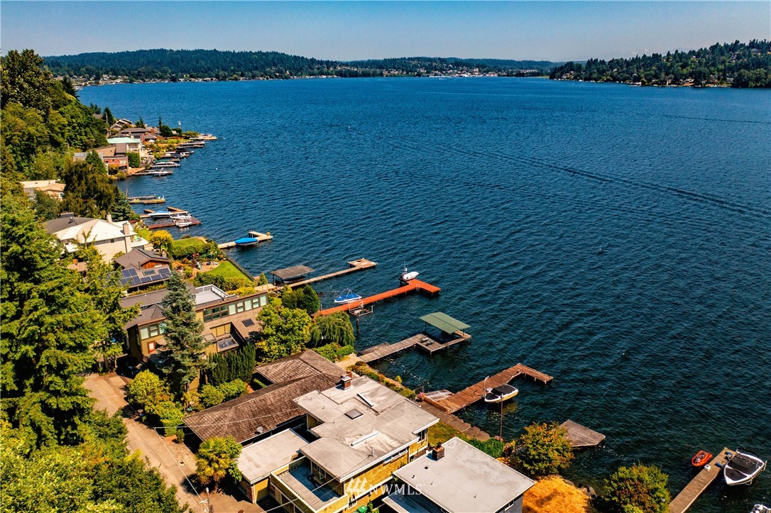 13564 Riviera Place Northeast Seattle, WA 98125 - Photo 14 of 40 Gallery Image 14