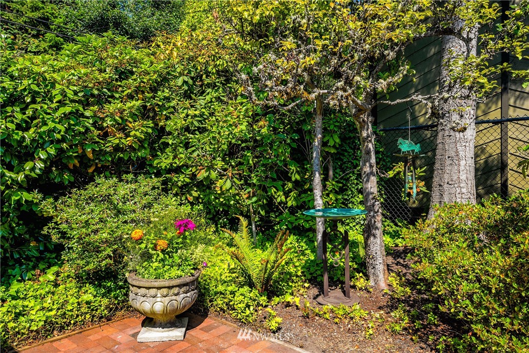 13564 Riviera Place Northeast Seattle, WA 98125 - Photo 36 of 40 Gallery Image 36