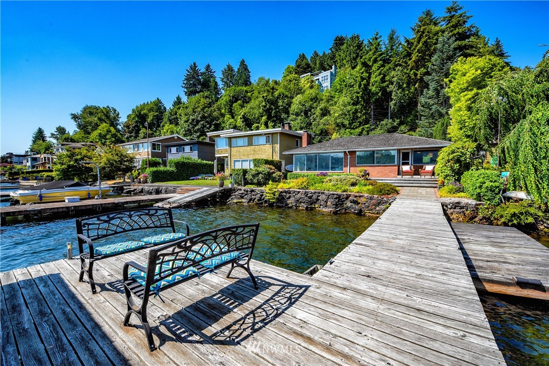 13564 Riviera Place Northeast Seattle, WA 98125 - Photo 5 of 40 Gallery Image 5