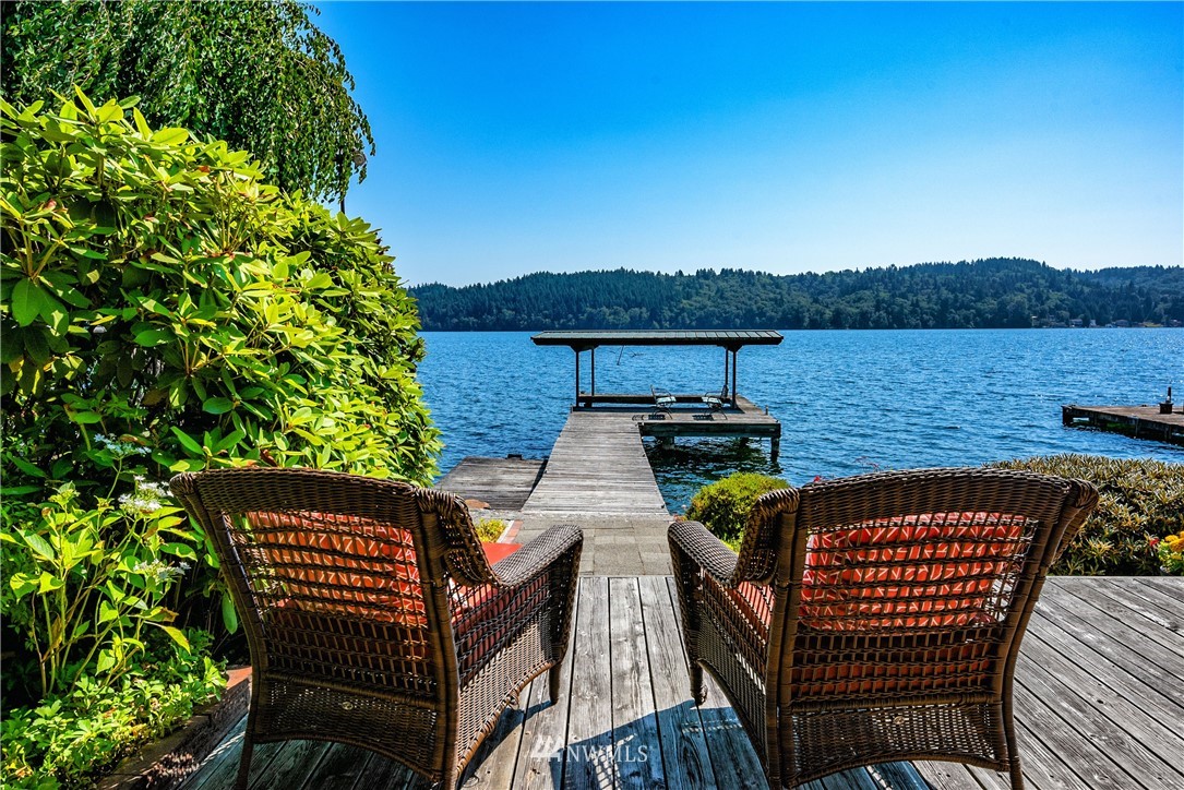 13564 Riviera Place Northeast Seattle, WA 98125 - Photo 7 of 40 Gallery Image 7