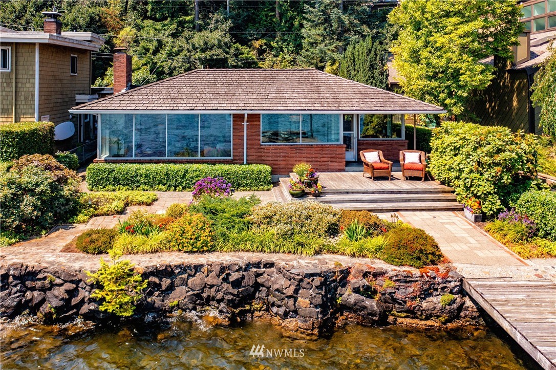13564 Riviera Place Northeast Seattle, WA 98125 - Photo 9 of 40 Gallery Image 9