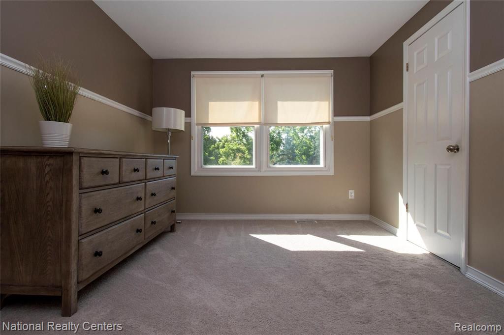 1963 North Fairview Lane Rochester Hills, MI 48306 - Photo 24 of 34