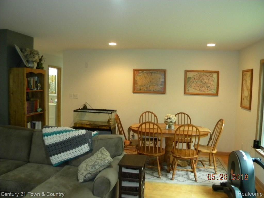 299 North Baldwin Road Oxford, MI 48371 - Photo 8 of 33 DINING AREA
