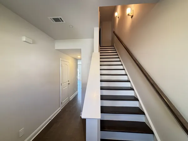 $2,095 | 204 Douglas Bend Road, Unit 1802, Gallatin, TN 37066