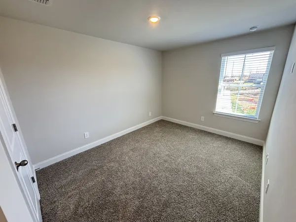 $2,095 | 204 Douglas Bend Road, Unit 1802, Gallatin, TN 37066