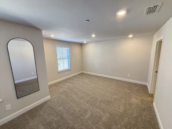 $2,095 | 204 Douglas Bend Road, Unit 1802, Gallatin, TN 37066