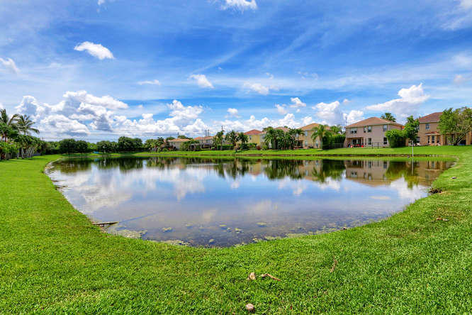 11162 Laurel Walk Road Wellington, FL 33449 - Photo 30 of 32 11162 Laurel Walk Rd-small-025-8-Lake Vi