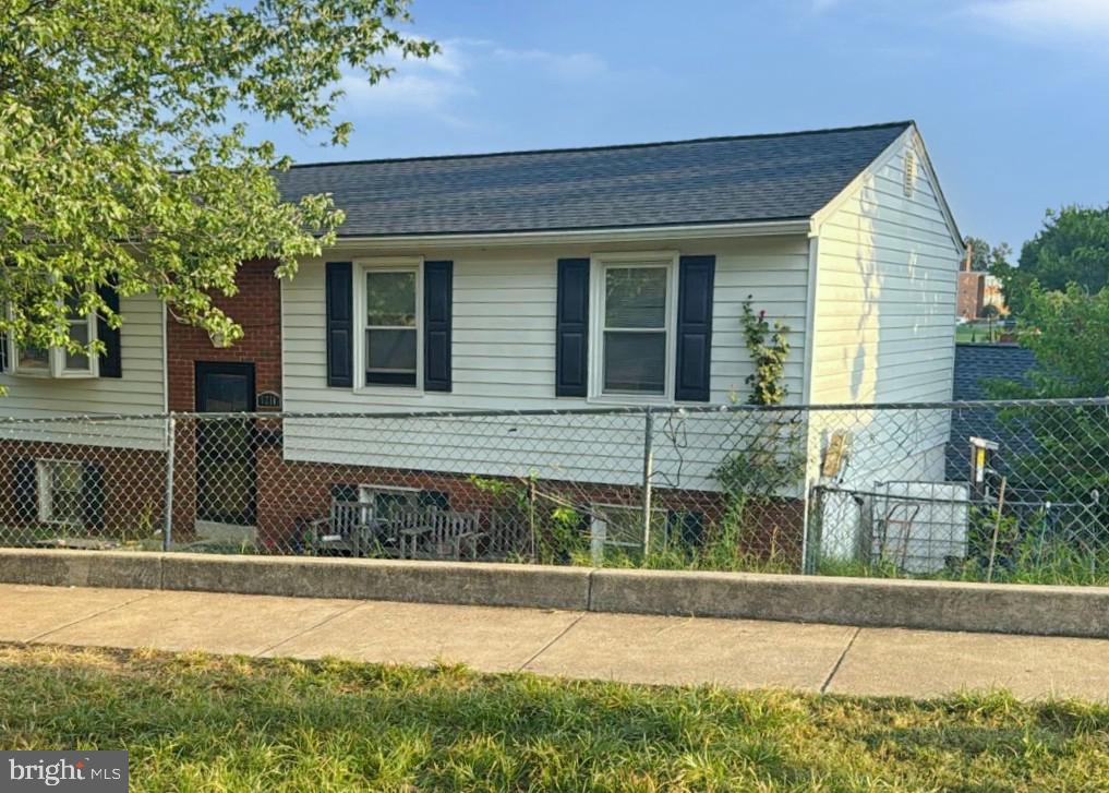 1211 Doewood Lane Capitol Heights, MD 20743 - Photo 3 of 4 front view of a house