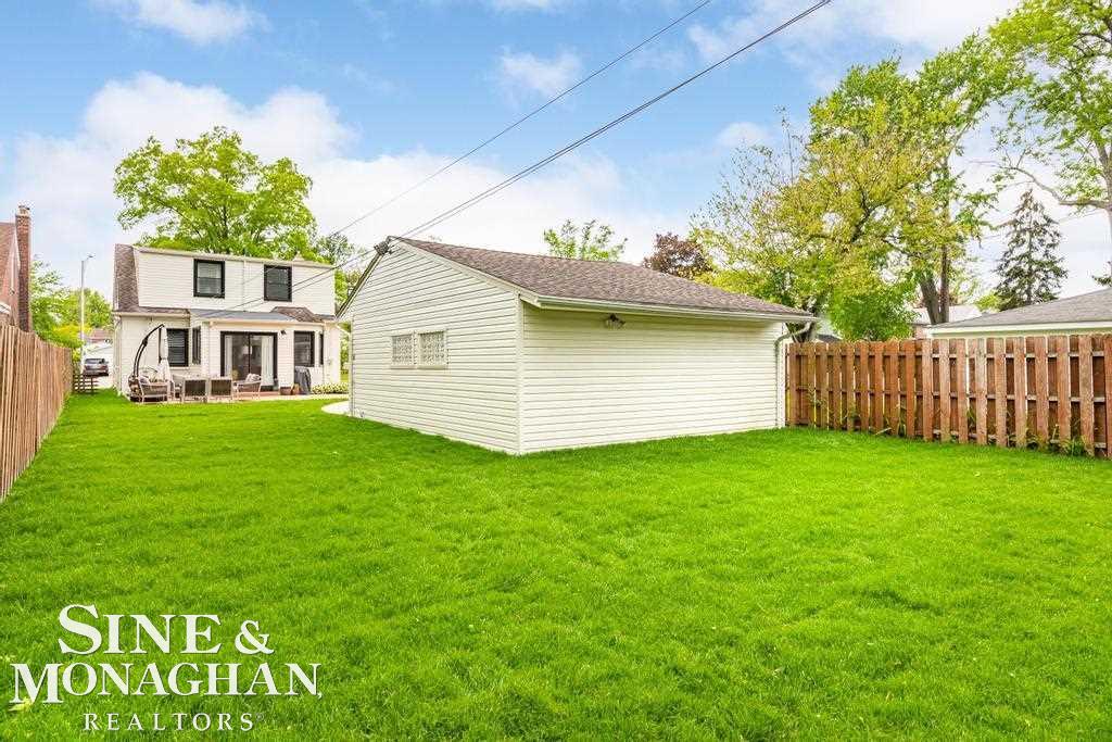 1458 Hampton Road Grosse Pointe, MI 48236 - Photo 23 of 28