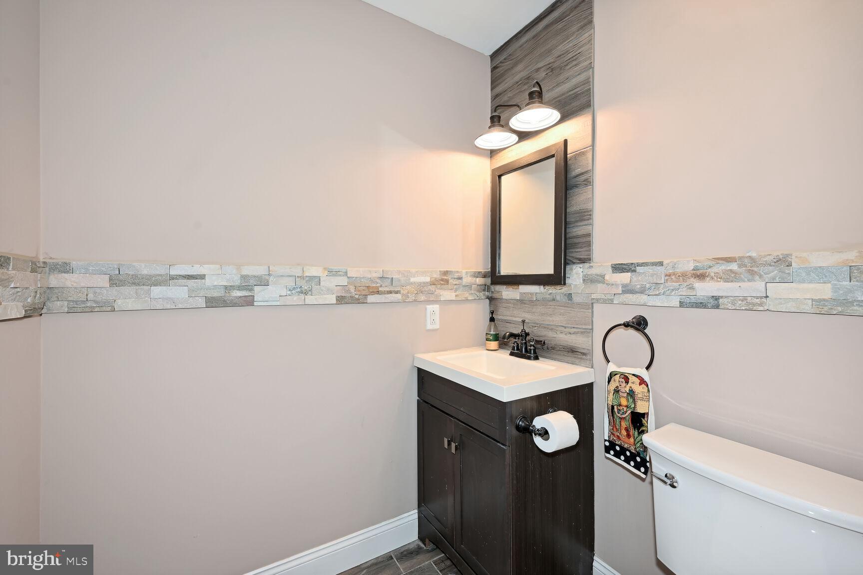 118 Fish Pond Road Sewell, NJ 08080 - Photo 23 of 31 Bathroom