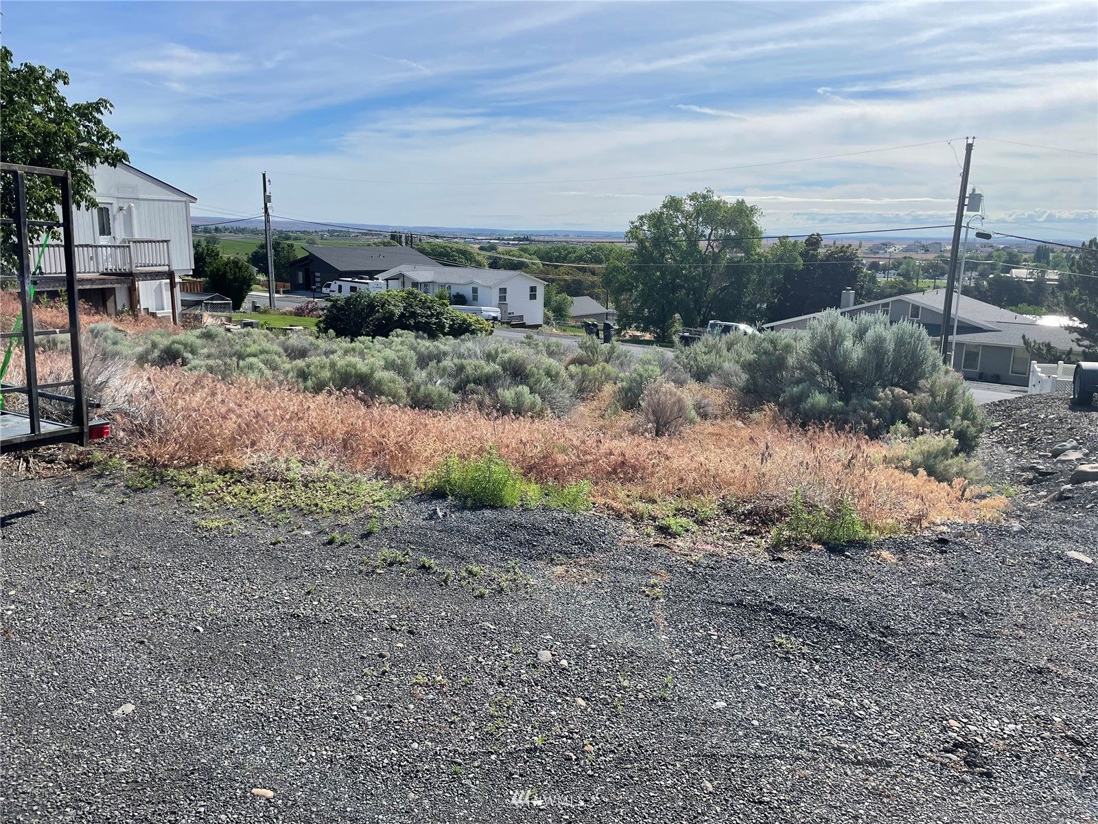 -nna Patrick Road Ephrata, WA 98823 - Photo 1 of 4 a view of a dry yard with lots of green space