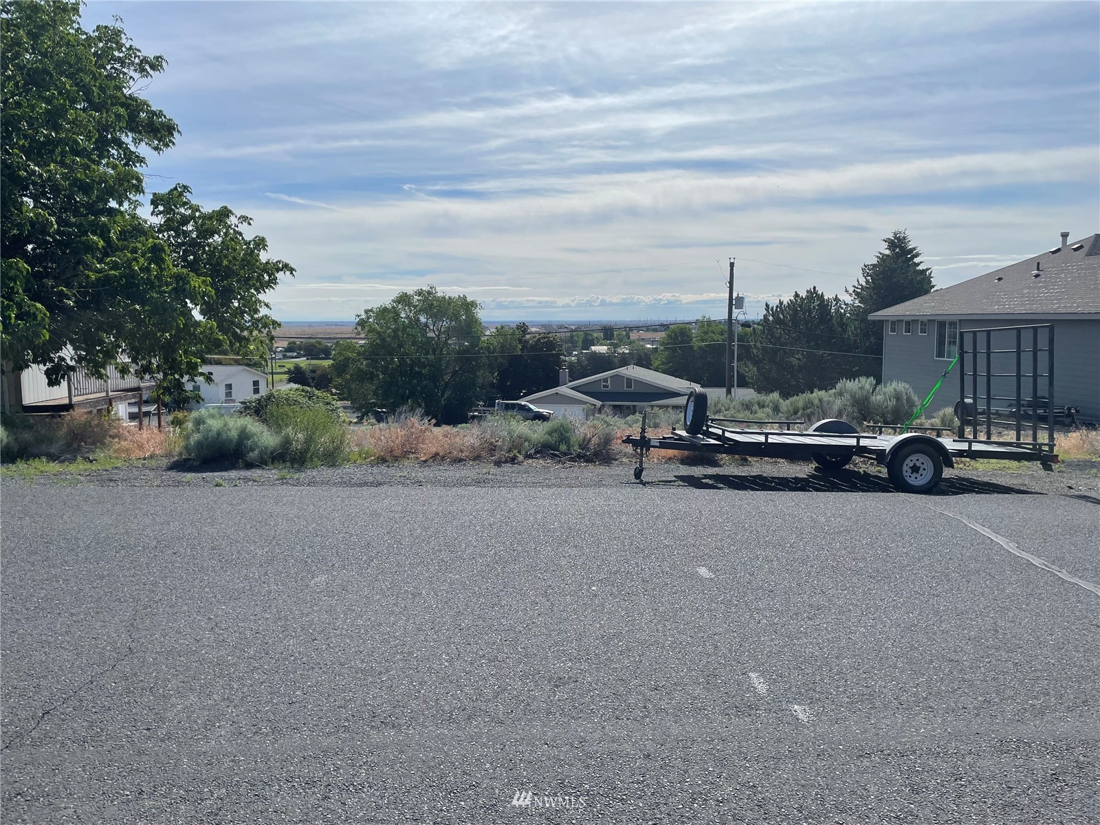 -nna Patrick Road Ephrata, WA 98823 - Photo 3 of 4 a car parked on the side of the road