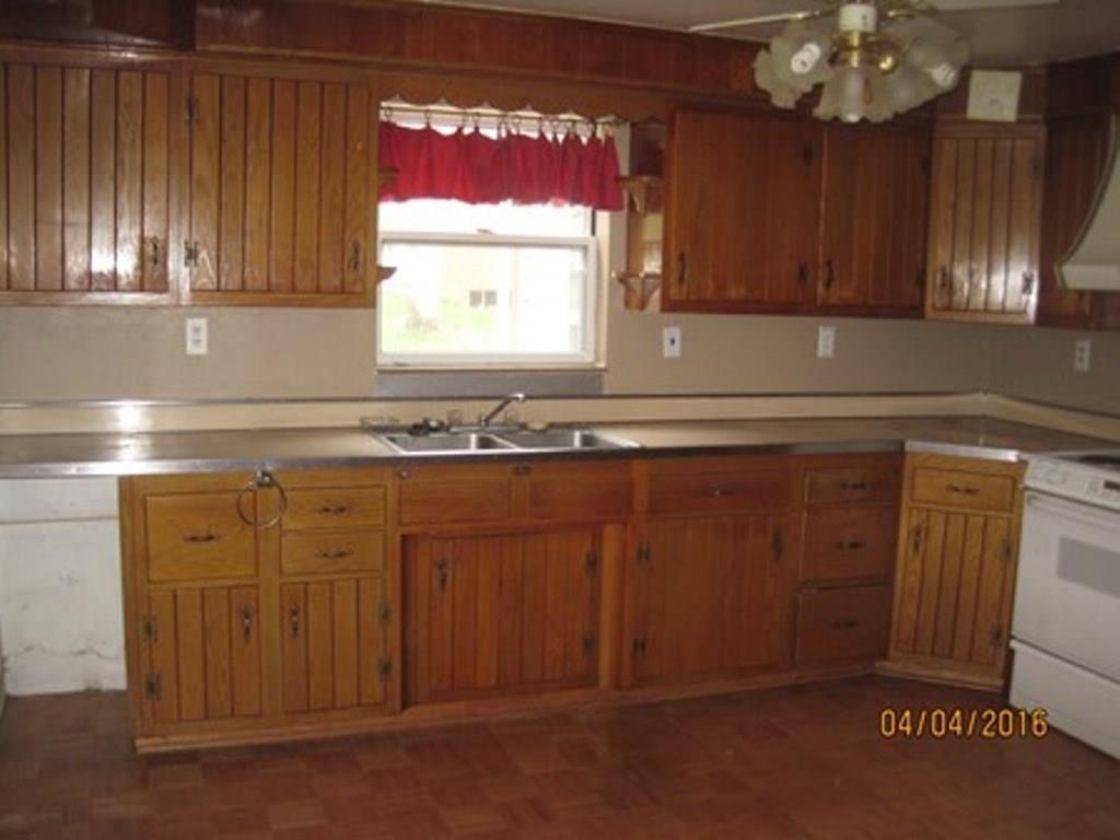 1183 Thomas Eighty Four Road Eighty Four, PA 15330 - Photo 9 of 22