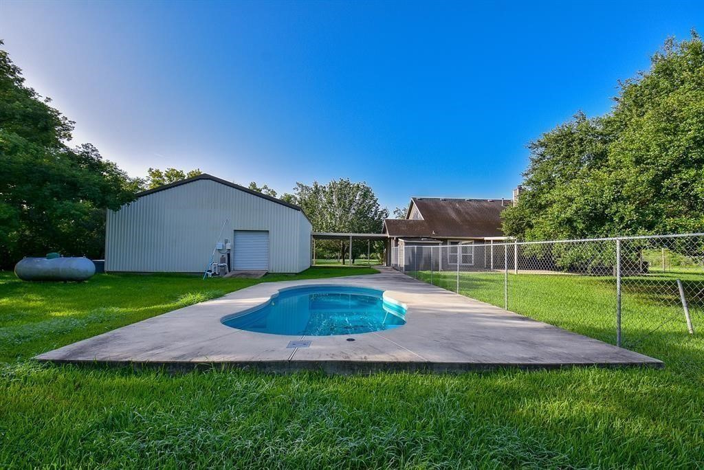 2811 County Road 64 Rosharon, TX 77583 - Photo 18 of 18 Pool!