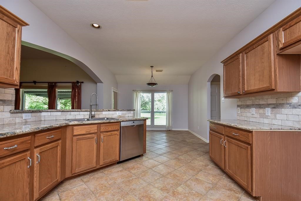 2811 County Road 64 Rosharon, TX 77583 - Photo 10 of 18