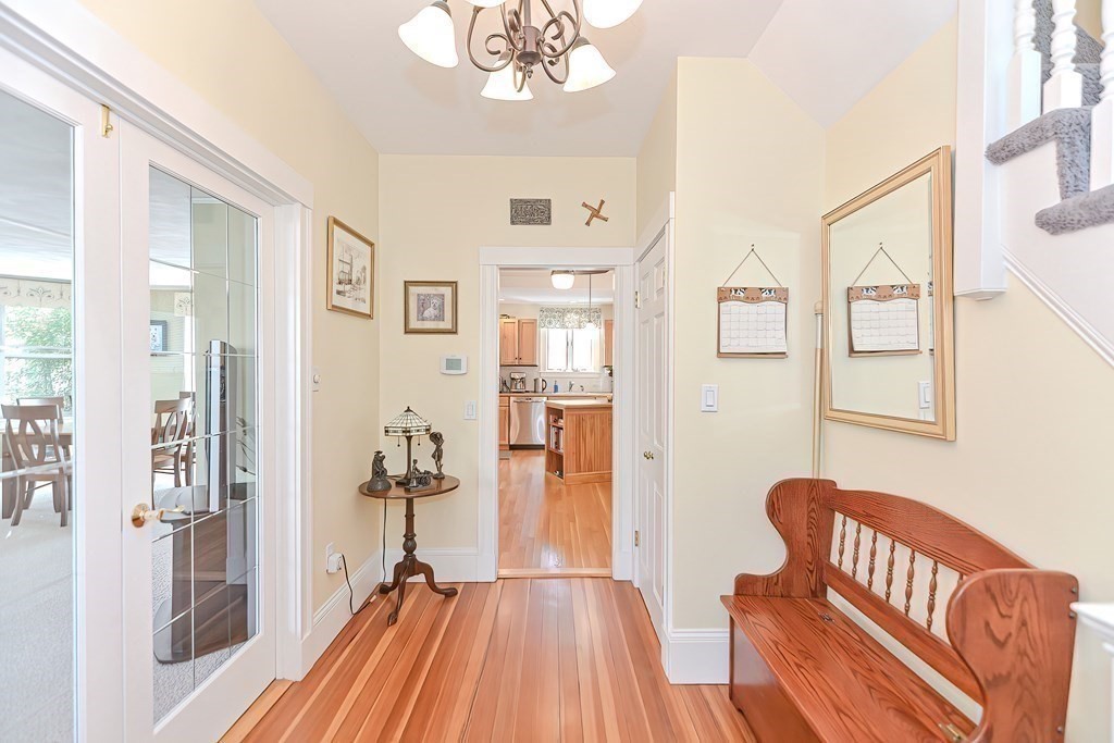 11 Cleveland Road Salem, MA 01970 - Photo 3 of 38 Gallery Image 3