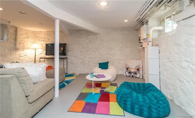 $7,200 | 1 Senate Place, Larchmont, NY 10538