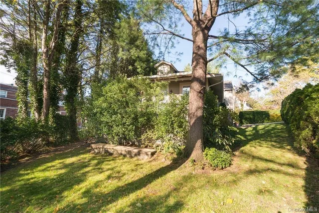 $7,200 | 1 Senate Place, Larchmont, NY 10538