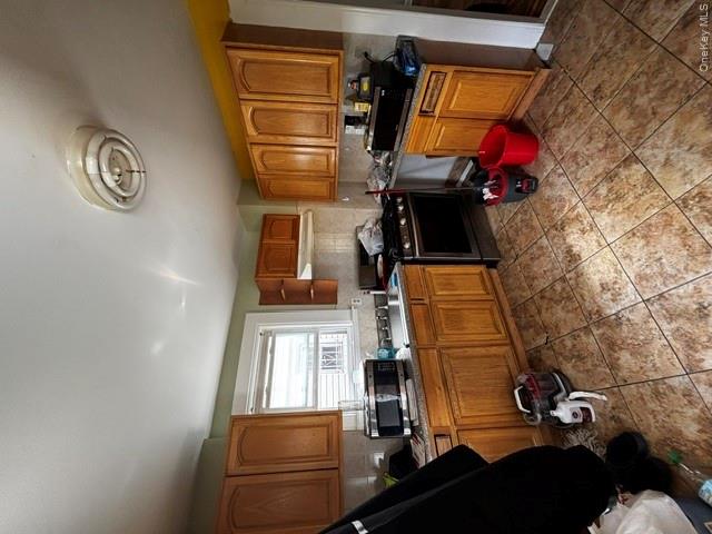 191-40 112th Road Queens, NY 11412 - Photo 5 of 8