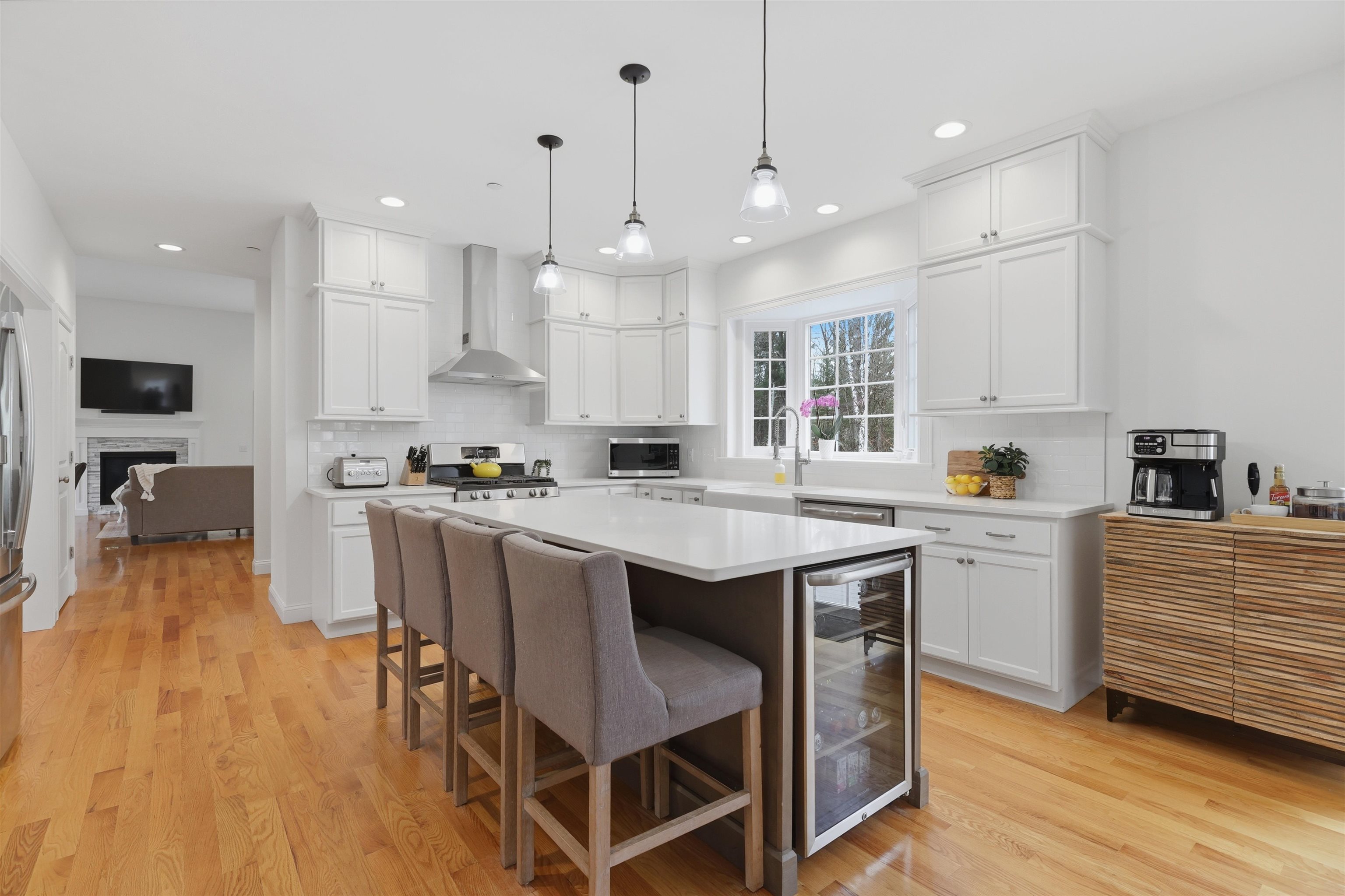 3 Hummingbird Lane Salem, NH 03079 - Photo 9 of 60