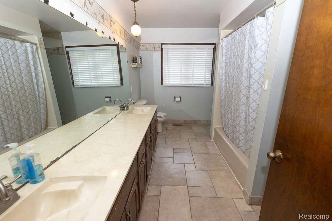 4177 South Lake George Road Dryden, MI 48428 - Photo 14 of 44 image_169a3b80.jpg