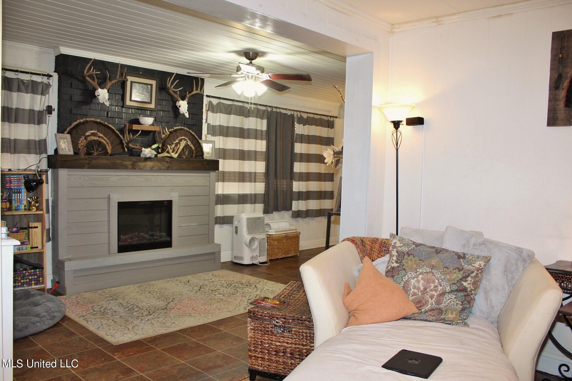 4220 Ward Pineview Road Lucedale, MS 39452 - Photo 5 of 31 5-Interior Space