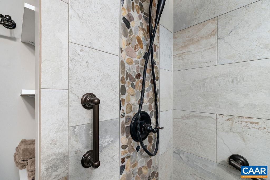 405 3 Ridges Roseland, VA 22967 - Photo 18 of 22 a bathroom with a shower