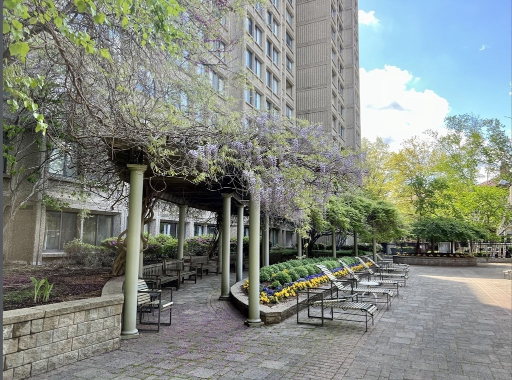 1731 Beacon Street, Unit 4 Brookline, MA 02445 - Photo 20 of 25