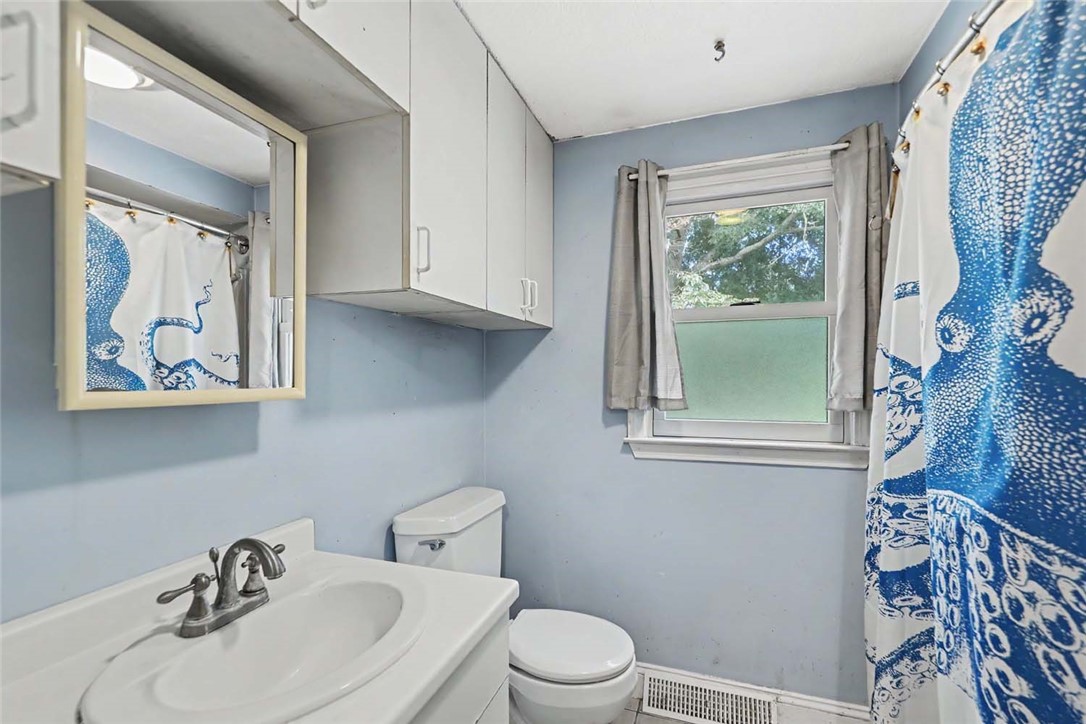 33 Evergreen Drive Exeter, RI 02822 - Photo 21 of 36 first floor