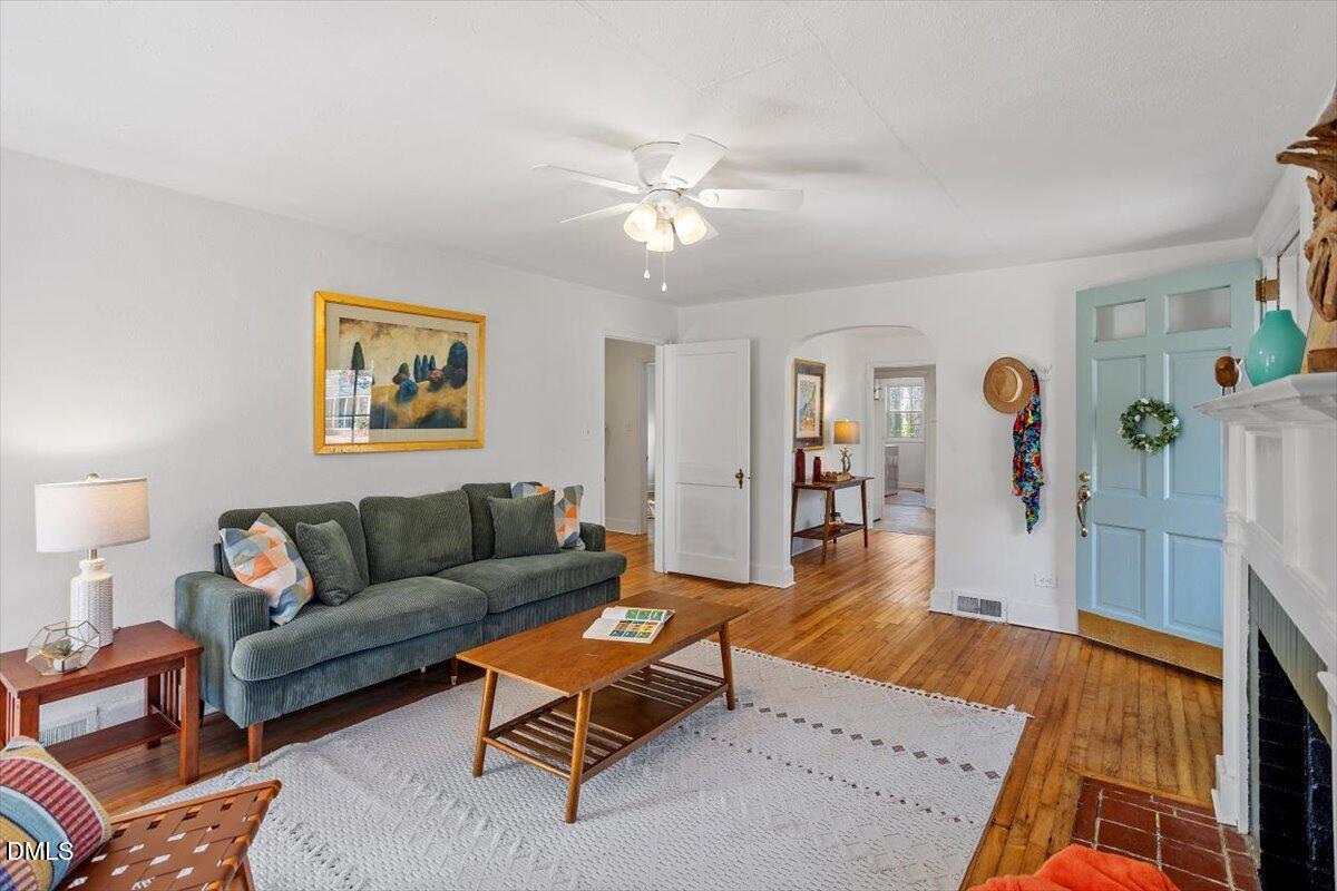 4429 Ryan Street Durham, NC 27704 - Photo 6 of 35 Living Room