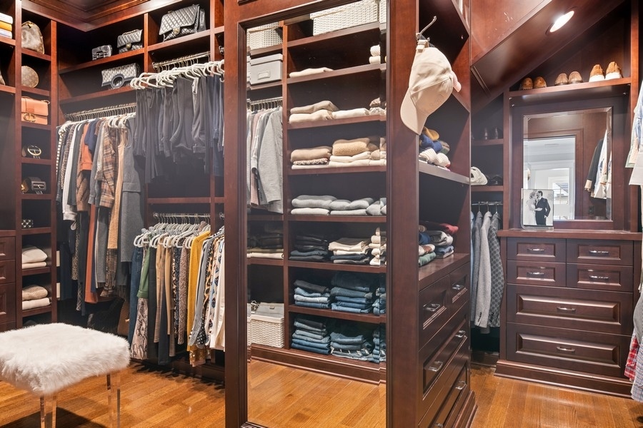 1045 Starr Road Winnetka, IL 60093 - Photo 23 of 57 a view of walk in closet