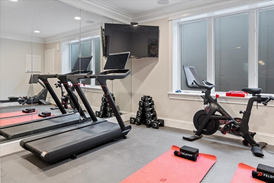 1045 Starr Road Winnetka, IL 60093 - Photo 46 of 57