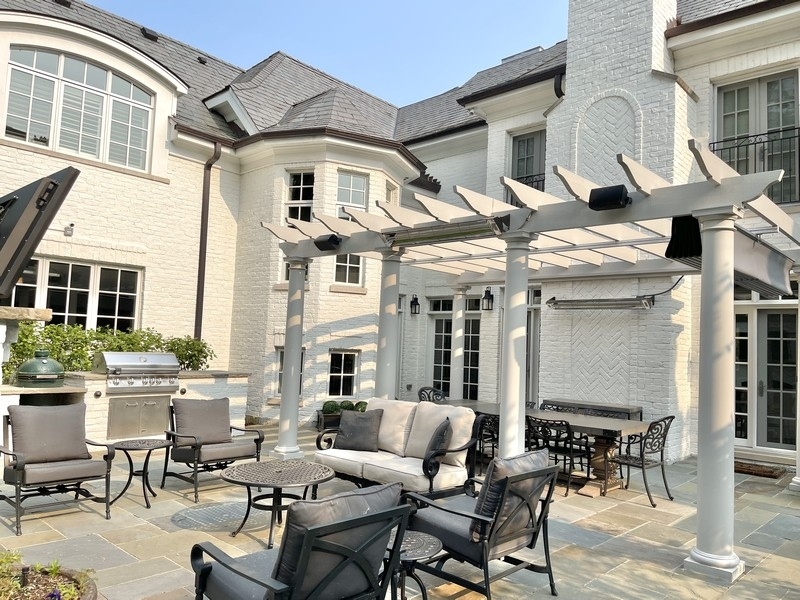 1045 Starr Road Winnetka, IL 60093 - Photo 52 of 57 a view of a building with outdoor seating