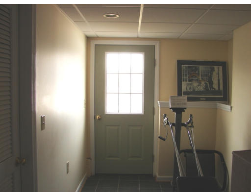 211 8 Lots Road Sutton, MA 01590 - Photo 23 of 30 Gallery Image 23