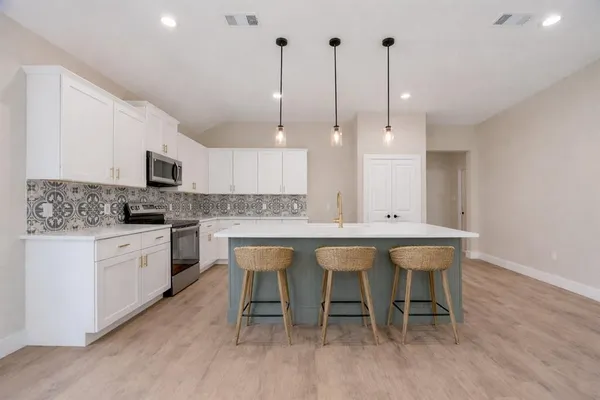 $339,900 | 113 Iron Horse Lane, Denison, TX 75020