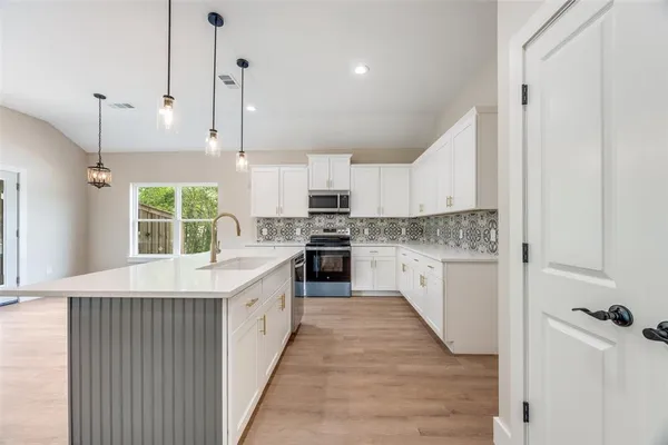 $339,900 | 113 Iron Horse Lane, Denison, TX 75020