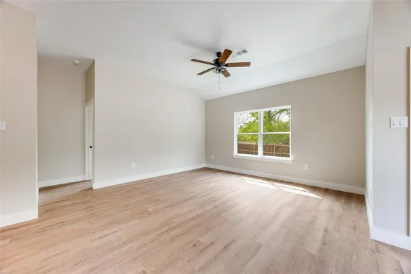 $339,900 | 113 Iron Horse Lane, Denison, TX 75020