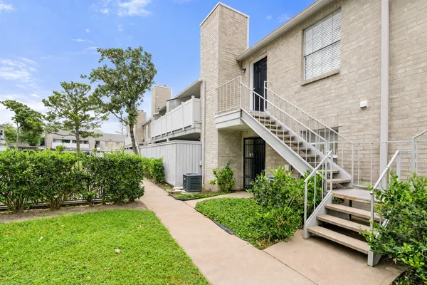 $89,900 | 10633 Braes Bend Drive, Houston, TX 77071