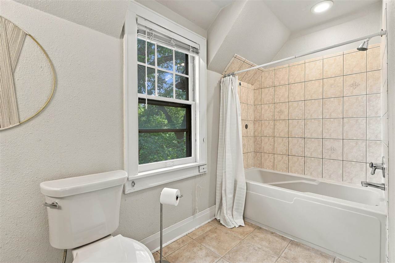1685 Ridge Road Iowa City, IA 52245 - Photo 17 of 51 Gallery Image 17