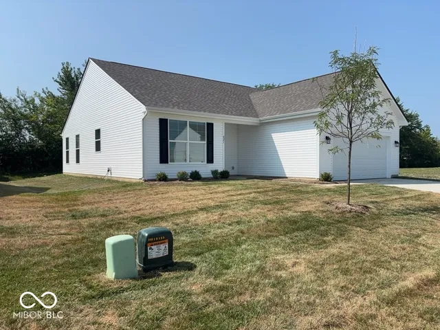 $1,995 | 821 Oyster Bay Drive, Kokomo, IN 46902