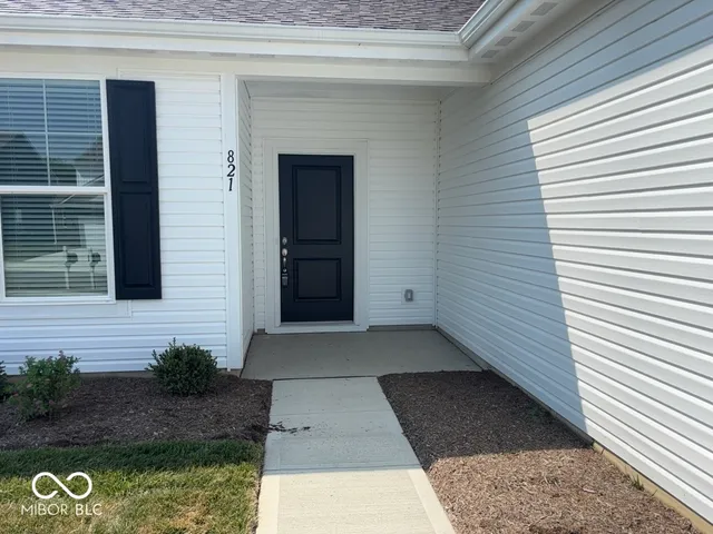 $1,995 | 821 Oyster Bay Drive, Kokomo, IN 46902
